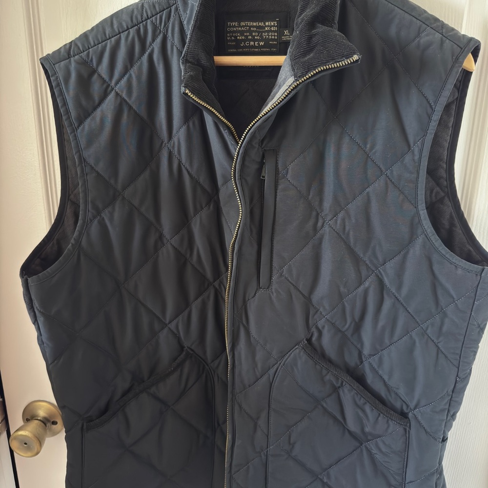 J. Crew Men's Sussex Quilted Vest - Navy, XL (Like New)